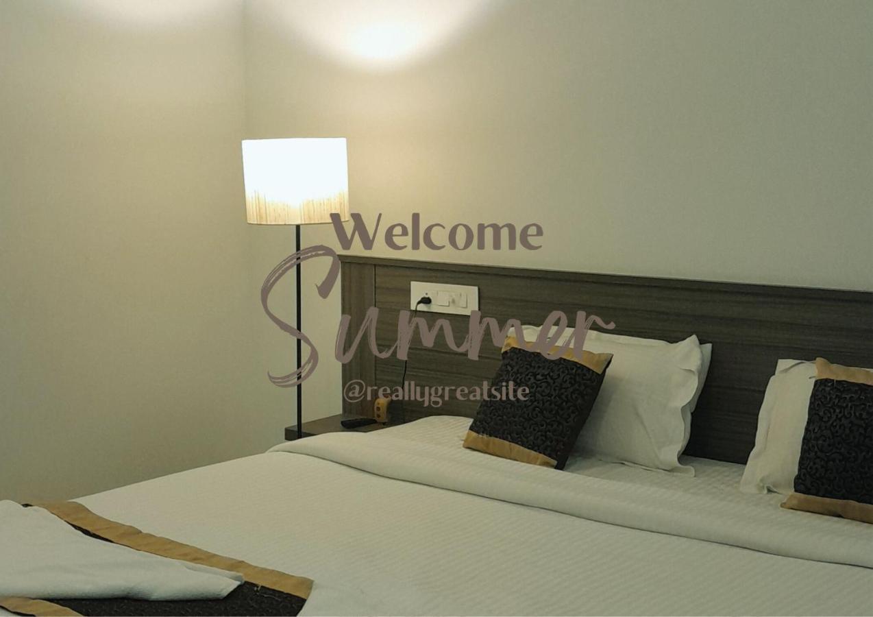 Le Poshe Beachview - Tie Hotels & Resorts Puducherry Buitenkant foto