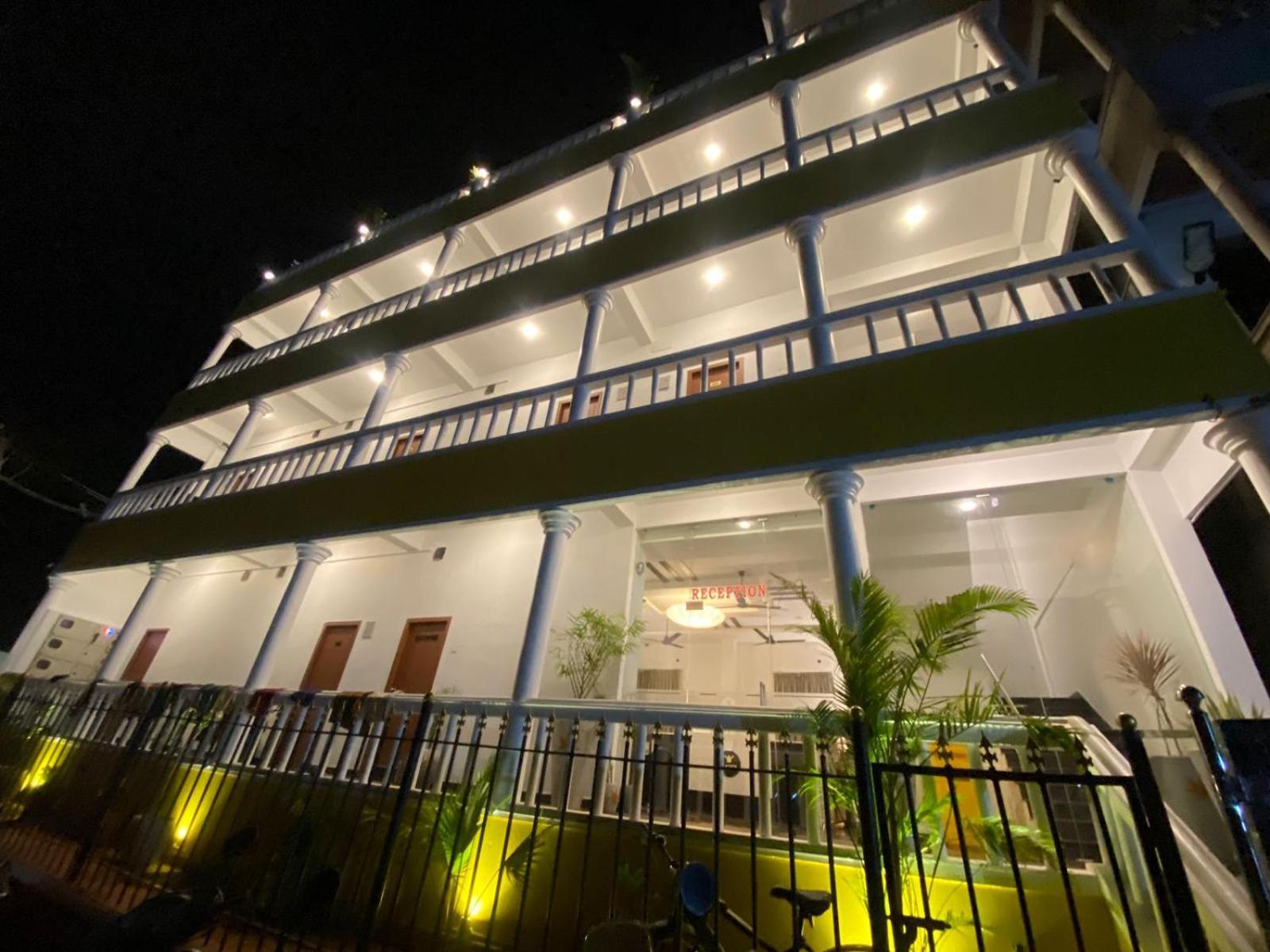 Le Poshe Beachview - Tie Hotels & Resorts Puducherry Buitenkant foto